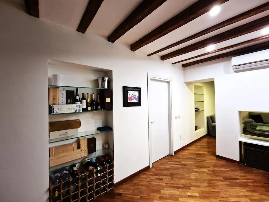 Magnifico Appartamento Ristrutturato Milano 0*,  Italien