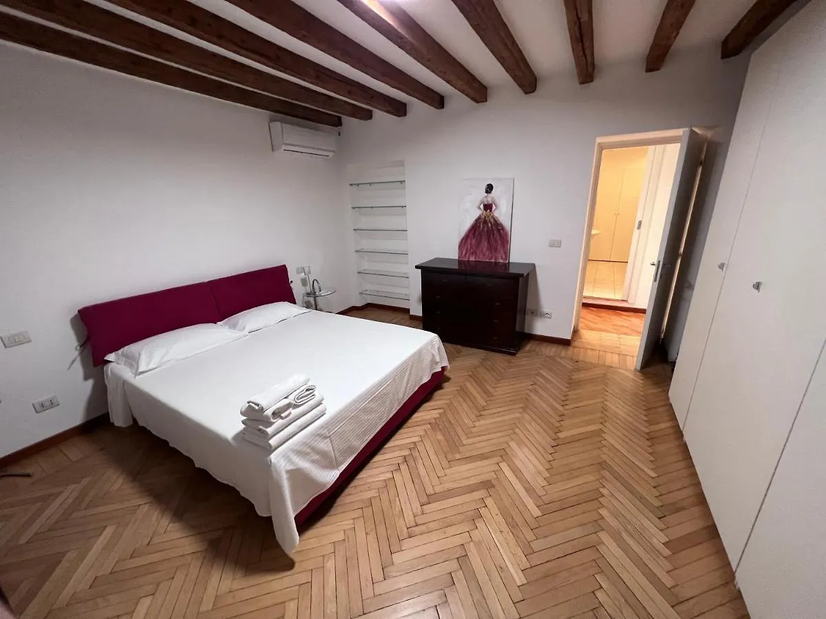 Lägenhet Magnifico Appartamento Ristrutturato Milano