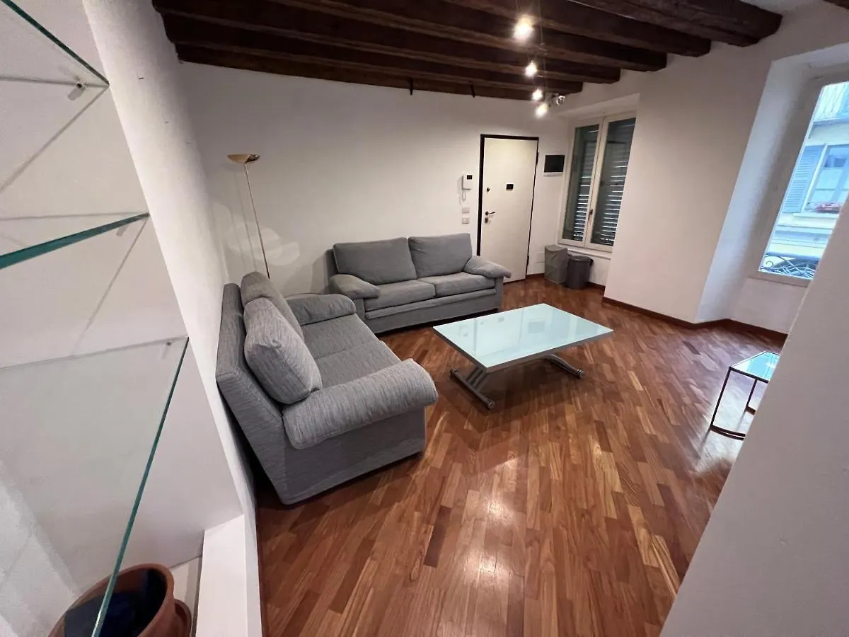 Magnifico Appartamento Ristrutturato Milan Italy